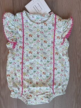 NWT Lila and Hayes Marion Bubble in Garden Floral